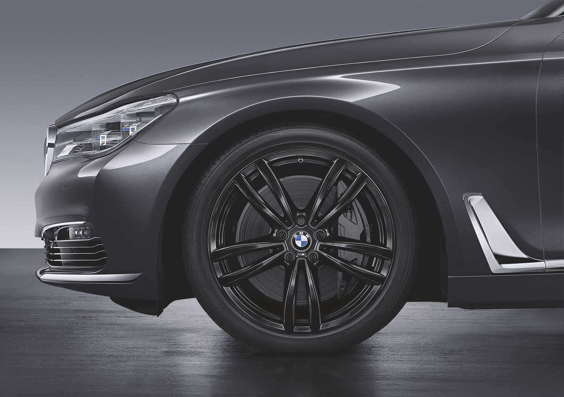 BMW ORIGINÁLNÍ KOMPLETNÍ ZIMNÍ KOLO 647M BMW ORIGINÁLNÍ KOMPLETNÍ ZIMNÍ KOLO 647M