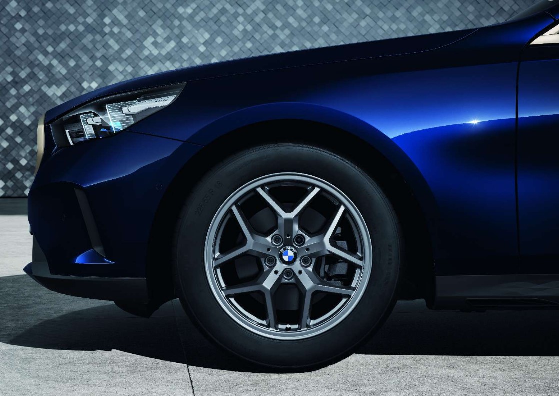 ORIGINÁLNÍ BMW KOMPLETNÍ ZIMNÍ KOLO 932 ORIGINÁLNÍ BMW KOMPLETNÍ ZIMNÍ KOLO 932