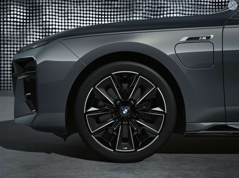 ORIGINÁLNÍ BMW ZIMNÍ ZADNÍ KOLO 909M ORIGINÁLNÍ BMW ZIMNÍ ZADNÍ KOLO 909M