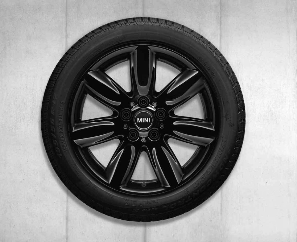 ORIGINÁLNÍ BMW KOMPLETNÍ ZIMNÍ KOLO STYLE 528 ORIGINÁLNÍ BMW KOMPLETNÍ ZIMNÍ KOLO STYLE 528