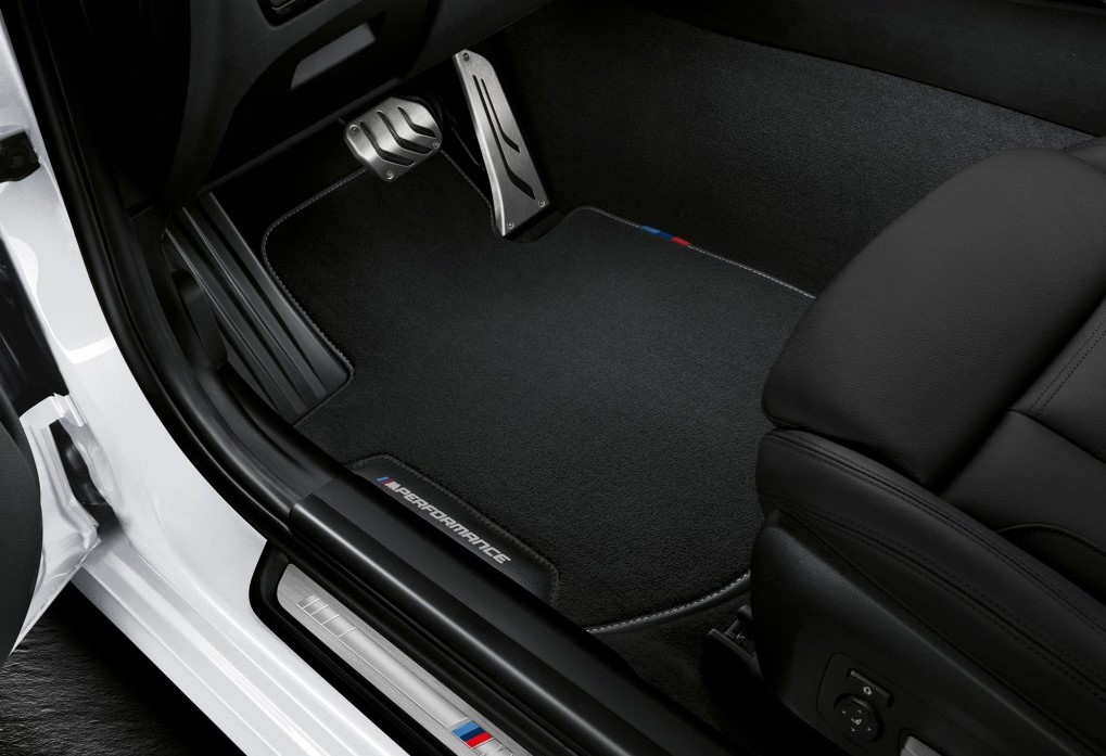 M PERFORMANCE VELUROVÉ KOBEREČKY