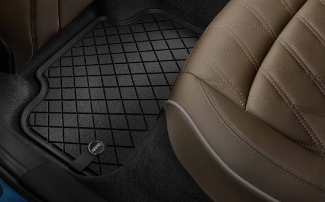 ZADNÍ GUMOVÉ KOBEREČKY F54