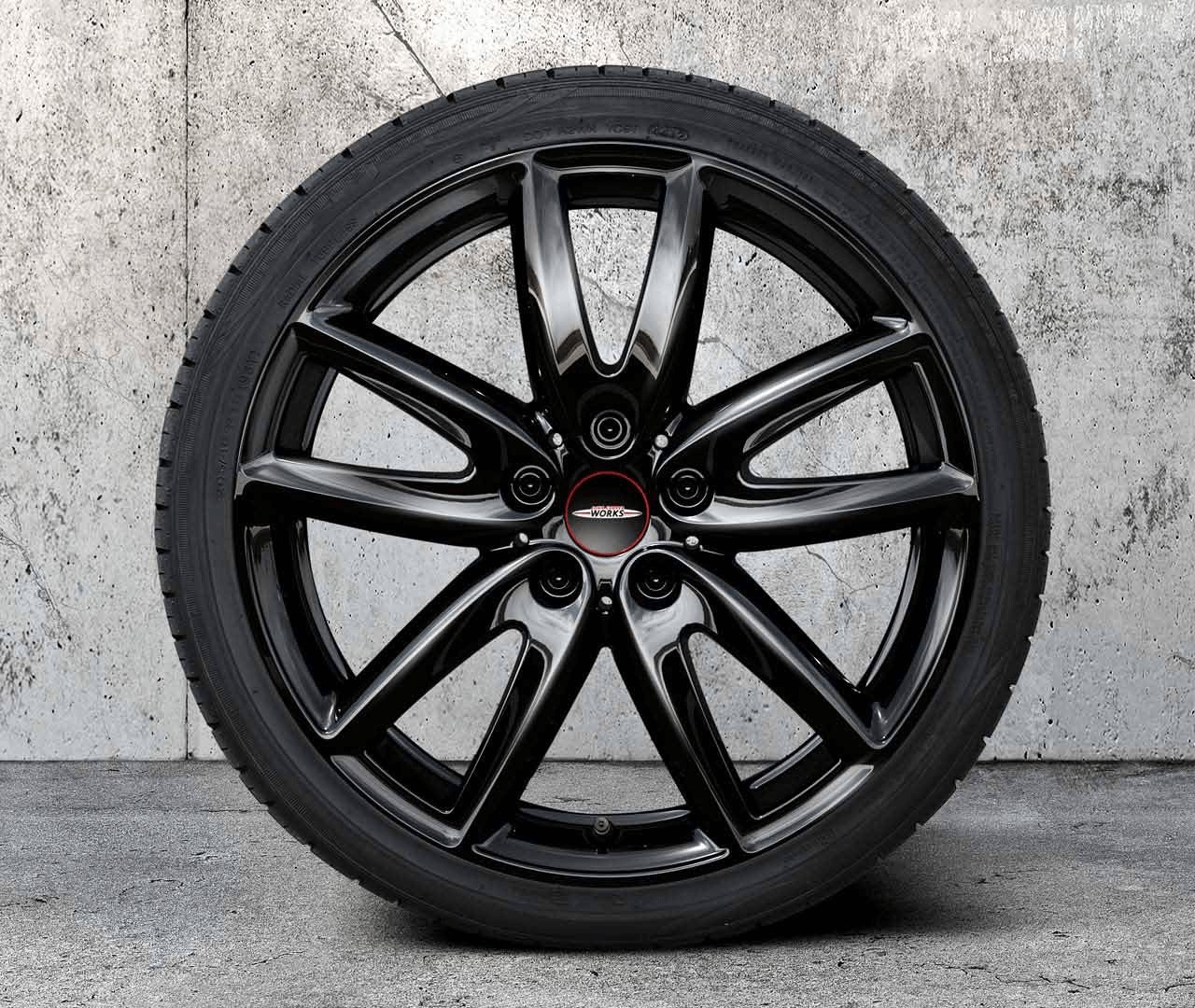 KOMPLETNÍ ZIMNÍ KOLO 18&quot; 815 Black