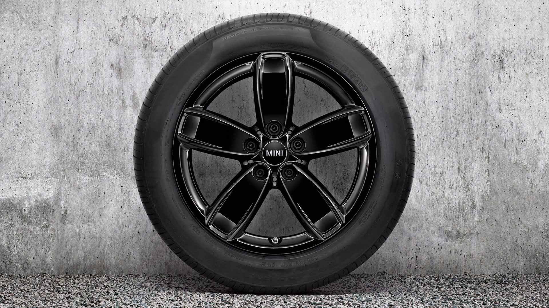 KOMPLETNÍ ZIMNÍ KOLO 17&quot; 531