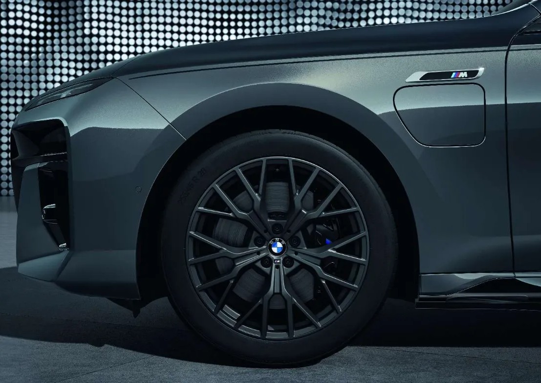 KOMPLETNÍ ZIMNÍ KOLO ZADNÍ 20" 911M KOMPLETNÍ ZIMNÍ KOLO ZADNÍ 20" 911M