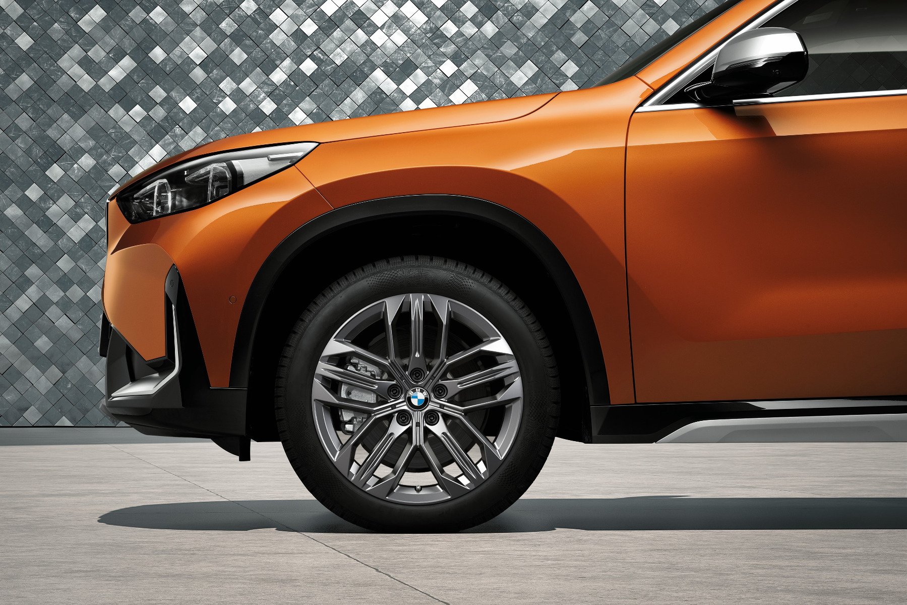 KOMPLETNÍ ZIMNÍ KOLO 18" 879 KOMPLETNÍ ZIMNÍ KOLO 18" 879