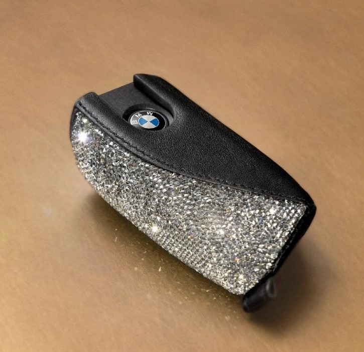 BMW POUZDRO NA KLÍČ CRYSTAL